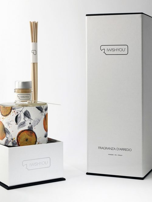 Profumarredo con bastoncini box singola bianca elegante Fragranza Tabacco e Agrumi Designer Stefano Boeri